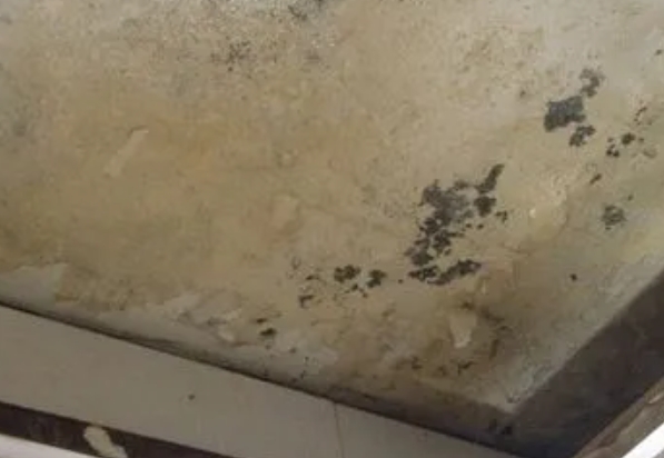 儋州阳台漏水维修公司分享下儋州卫生间渗水维修需要注意哪些问题。